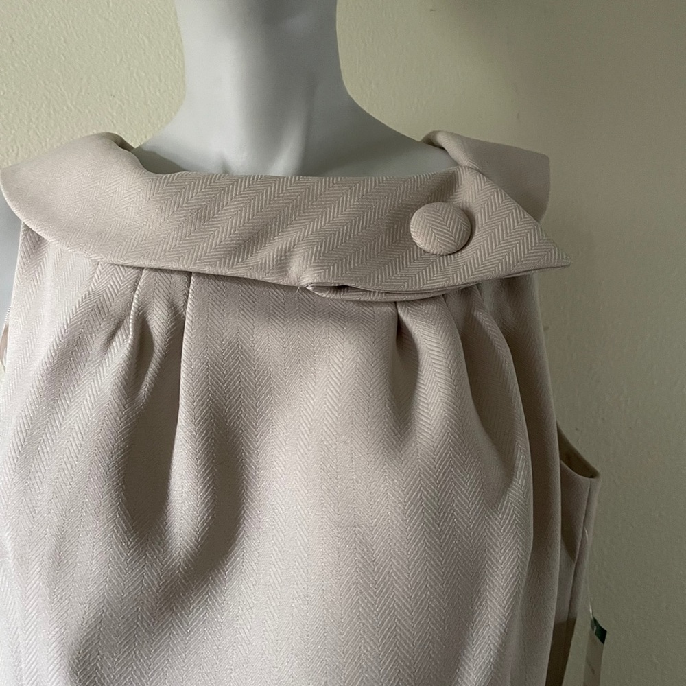 Dress - Picture 4 of 4